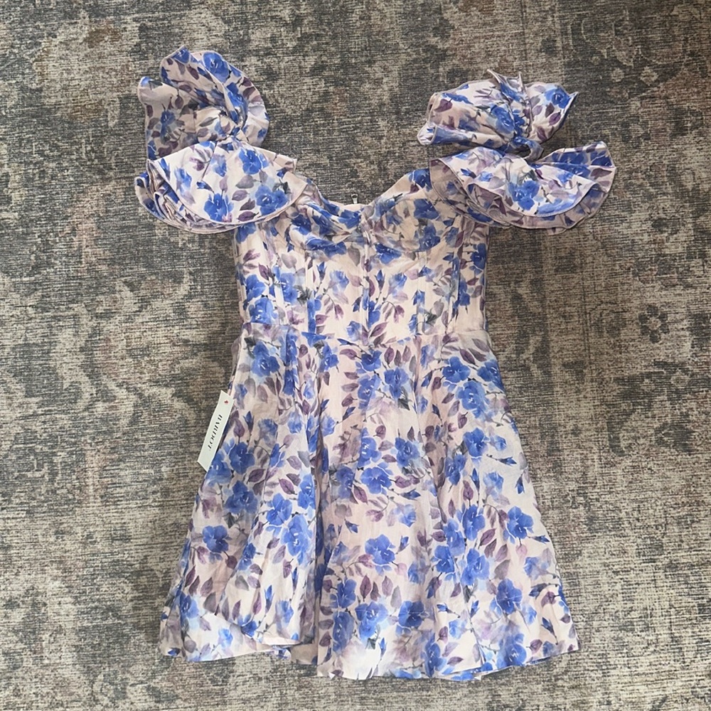 Women’s Bardot dress
Size medium 
Brand new with tags
Sigma printed mini dress